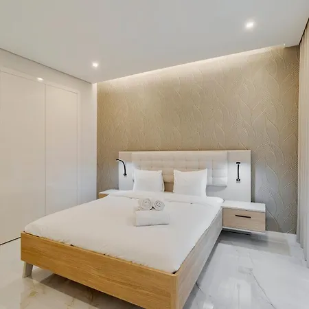 Garrett Elegance, By Match Apartman Setúbal