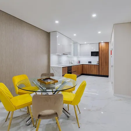 Garrett Elegance, By Match Apartman